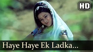 Kachche Dhaage  Haye Haye Ek Ladka Mujhko Khat Likhta Hai  Lata Mangeshkar [upl. by Adidnere]