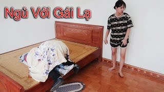 Hưng Vlog  Giả Vờ Ngủ Với Gái Lạ Thử Lòng Người Yêu Và Cái Kết Đấm Em Không Trượt Phát Nào [upl. by Joacima920]