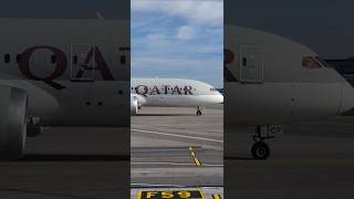 QATAR Dreamliner taxiing [upl. by Mhoj368]