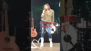 Juline  Tourne en rond  petit extrait du concert  Claude Cedric [upl. by Krissie]