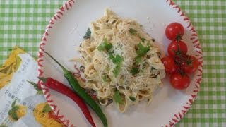 FETTUCCINE ALFREDO RECEPT S KUŘECÍM MASEM JEDNODUCHÝ RECEPT TĚSTOVINY RECEPTY [upl. by Hserus]