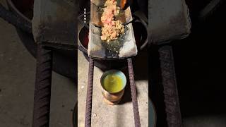 Mom shares the traditional way of making quothorse oil ointmentquot 马oil paste rural arealife新农人shorts [upl. by Anyg]