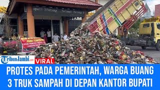 Protes Pada Pemerintah Warga Buang 3 Truk Sampah di Depan Kantor Bupati [upl. by Dnomed]