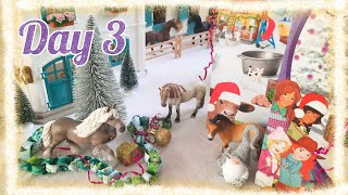 Schleich 2021 Horse Club amp Farm World Advent Calendar Unboxing  Day 3  Schleich Christmas [upl. by Nylsirhc97]