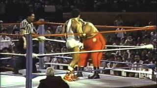 WWC Carlos Colón vs Abdullah the Butcher 1985 [upl. by Brett]