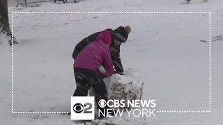 New Yorkers enjoy snowy morning in Central Park [upl. by Allin]