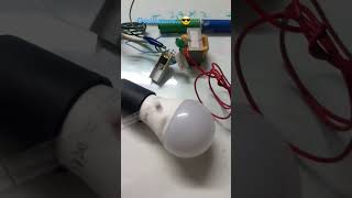 Oscillatore batteria lampada led 230 V dye dottjulius effects light elettric [upl. by Fia807]