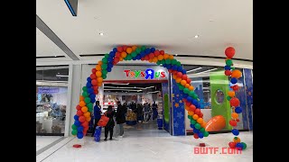 ToysquotRquotUs Opening Day at the American Dream Mall [upl. by Loralyn600]