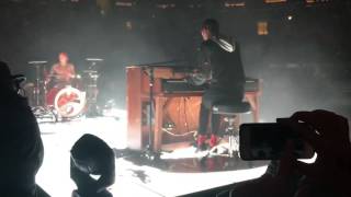 twenty one pilots  Kitchen Sink ft Zach Joseph Live at Madison Square Garden Night 2 81116 [upl. by Beffrey]