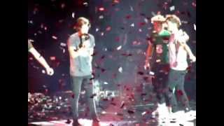 One Direction End of What Makes You Beautiful and Final Bow Live Dublin 5313 [upl. by Nodnab]