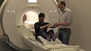 Tomás gets an MRI of his brain  توماس يجري تصوير الرنين المغناطيسي للدماغ [upl. by Hada]