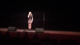 Lieke Meijers zingt Popular uit musical Wicked [upl. by Barram821]