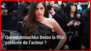 Qui est Anouchka Delon la fille préférée de lacteur [upl. by Lanod]