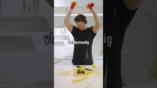 The Messy Chef test de kracht van ons oersterk Dekton werkblad [upl. by Dniren]