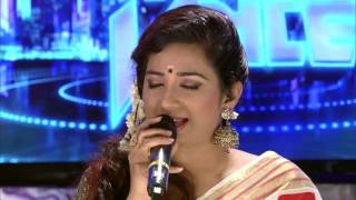 Shreya Ghoshal singing Mhara Re Giridhar Gopal Meera Bhajan in Indian Voice Mazhavil Manorama [upl. by Anola884]