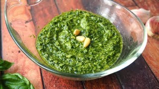 SALSA PESTO CASERA CON PIÑONES para pastas y ensaladas [upl. by Anihsak316]