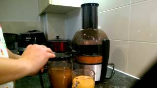 Philips Juicer Quick Demo  Viva Collection HR186301  HR183201  HR183601 [upl. by Guglielmo]