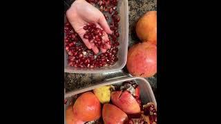 🍎✨ Peeling a Pomegranate Made Easy 🥗🍴 PomegranateHacks HealthyEats KitchenHacks SnackIdeas [upl. by Arch823]