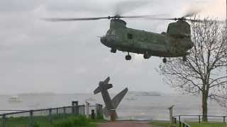 Chinook plaatst monument in Harderwijk [upl. by Eniledgam546]