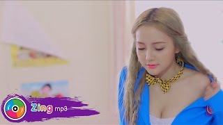 Yêu Anh Cứ Để Em  Song Thư MV [upl. by Dobrinsky282]