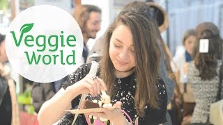 VEGGIE WORLD PARIS Avril 2017  le salon dédié au mode de vie vegan 🌱 [upl. by Sand]