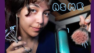 ASMR  fazendo maquiagem em você [upl. by Wrand]