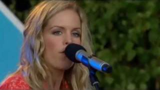 Sofia Karlsson  Milrök Allsång på Skansen 2007 [upl. by Nahpos]