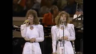 Loretta Lynn and twins Patsy amp Peggy  LIVE performance 1990 [upl. by Nevarc683]