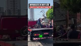 Motociclista aplica golpe em guarda para ter sua moto de volta motorista motociclistas transito [upl. by Jackie700]