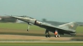 LAST TAKE OFF OF A DASSAULT MIRAGE IV SUPER SONIC BOMBER AT PAYERNE SWITZERLAND 2004 [upl. by Yadroc106]