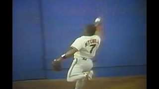 Kevin Mitchell Barehanded Catch Against Ozzie Smith quotSan Francisco Giantsquot [upl. by Stovall]