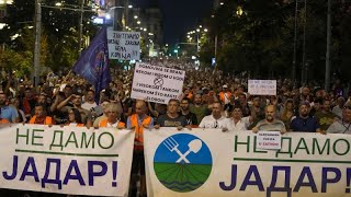 quotIhr werdet nicht grabenquot Massendemo gegen Lithiumabbau in Belgrad [upl. by Alanah]