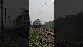 Siliguri WAP 7 Malda Town SMVT Bengaluru super fast express 😈 skipping retanga phatak [upl. by Tray]