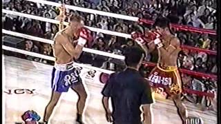 Ramon Dekkers vs Jaroenthong Kiatbanchong [upl. by Aracahs520]