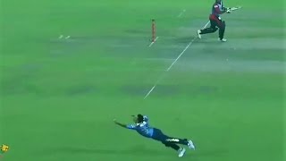 A flying catch taken by Nasir Hossain in BPL 2016  Match no 2  Dhaka Dynamites vs Barisal Bulls [upl. by Asemaj296]