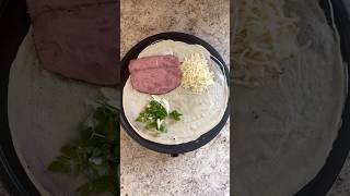 Oneminute recipe turkey ham cheese and herbs in a crêpe [upl. by Lyman769]