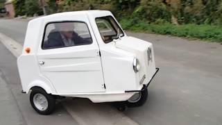 Un prof essaie lAcoma MiniComtesse microcar  A teacher tested the Mini Comtesse  smallest car [upl. by Lonnard]