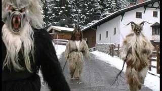 Krampuslauf ArlbergPass Krampalar St Anton aA 05 Dez 09 [upl. by Nomolos]