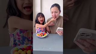 candy prank with mon and baby👩‍❤️‍👩🧛‍♀😆🤣🍬😥comedy cute baby funny toys duet cutebaby minions [upl. by Kevina432]