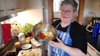 Möhrensuppe mit Muddi kochen preiswert gesund lecker und auch vegetarisch möglich [upl. by Valeria662]