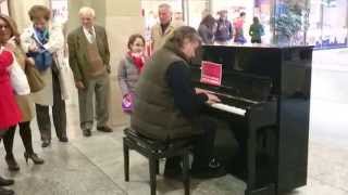 Pianoforte in Stazione TORINO PORTA NUOVA  Paolo Cercato Live quotHappy Endquot Ryuichi Sakamoto [upl. by Enitsej]