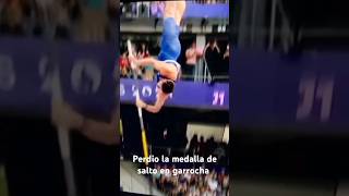 salto en garrocha pierde medalla París 2024 olimpiadas sad paris2024 [upl. by Adina]