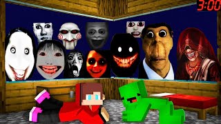 Surviving the Lunar Nightmare Scary Moon Maze Challenge in Minecraft [upl. by Perseus]