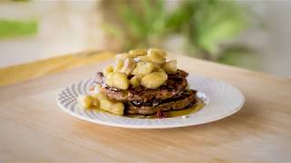 Pancake alla banana la ricetta light [upl. by Annairba]