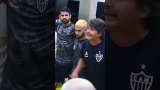 Diego Costa rindo na preleção [upl. by Derfnam181]