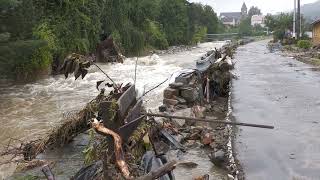 Verwoesting in Tsjechië door overstromingen [upl. by Eenafets]