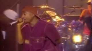 2Pac  Keep Ya Head Up Live [upl. by Verneuil18]