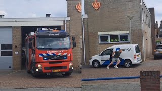 OPKOMST  UITRUK Brandweer Dinteloord Ts 201631 rukt prio 1 uit naar de a4 voor een autobrand [upl. by Kristo]