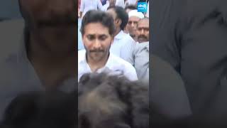 వరద నీటిలో బాధితులను పరామర్శిస్తున్న జగన్ ysjagan vijayawadafloods ytshorts SakshiTVLIVE [upl. by Stephen]