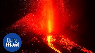 La Palma eruption Timelapse of the Cumbre Vieja volcano as it continues to erupt [upl. by Je]